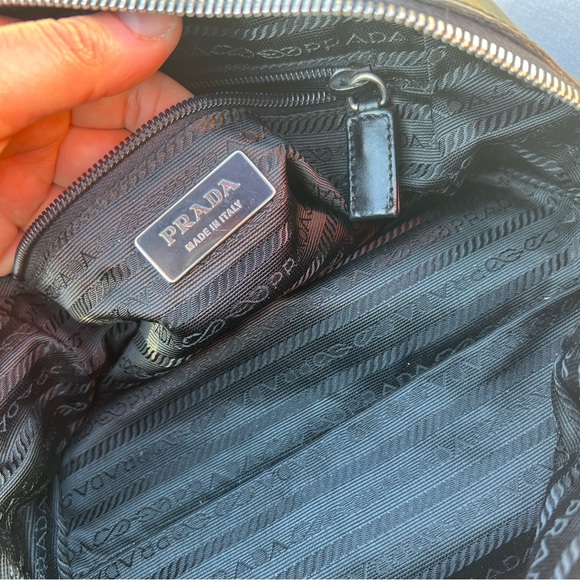 Prada Leather vintage purse - crossbody clutch with lock and key - Picture 7 of 8